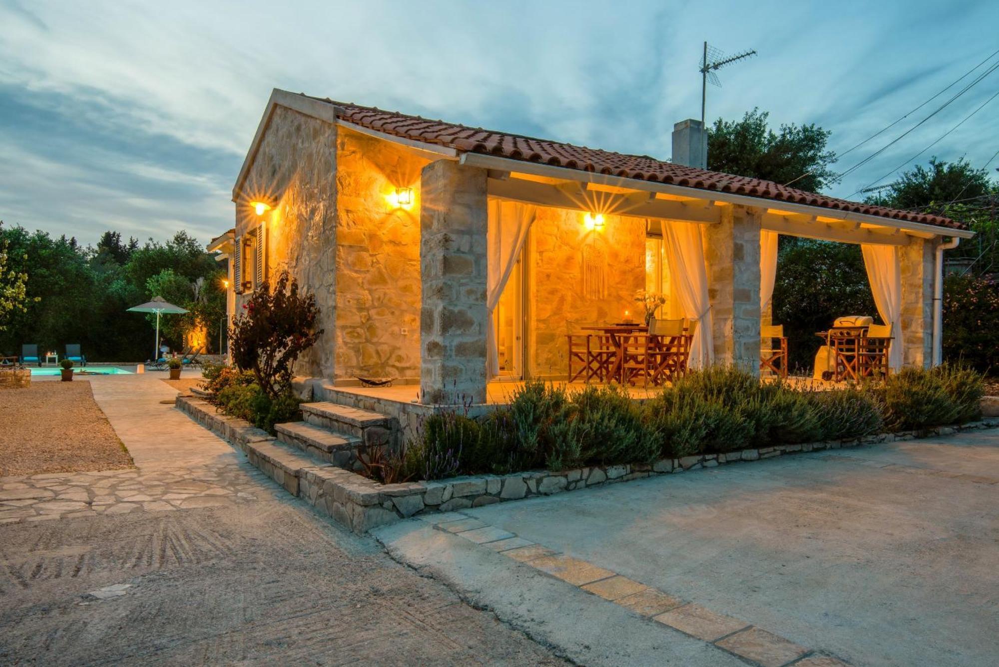 Villa Labovitsa Vlachopoulatika Ngoại thất bức ảnh