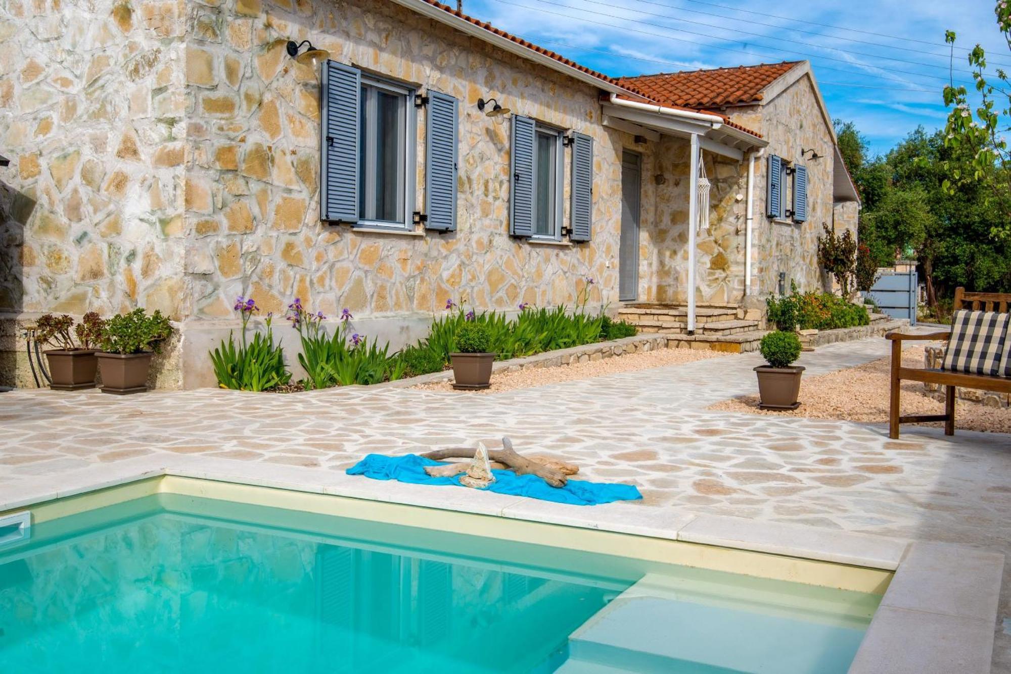 Villa Labovitsa Vlachopoulatika Ngoại thất bức ảnh